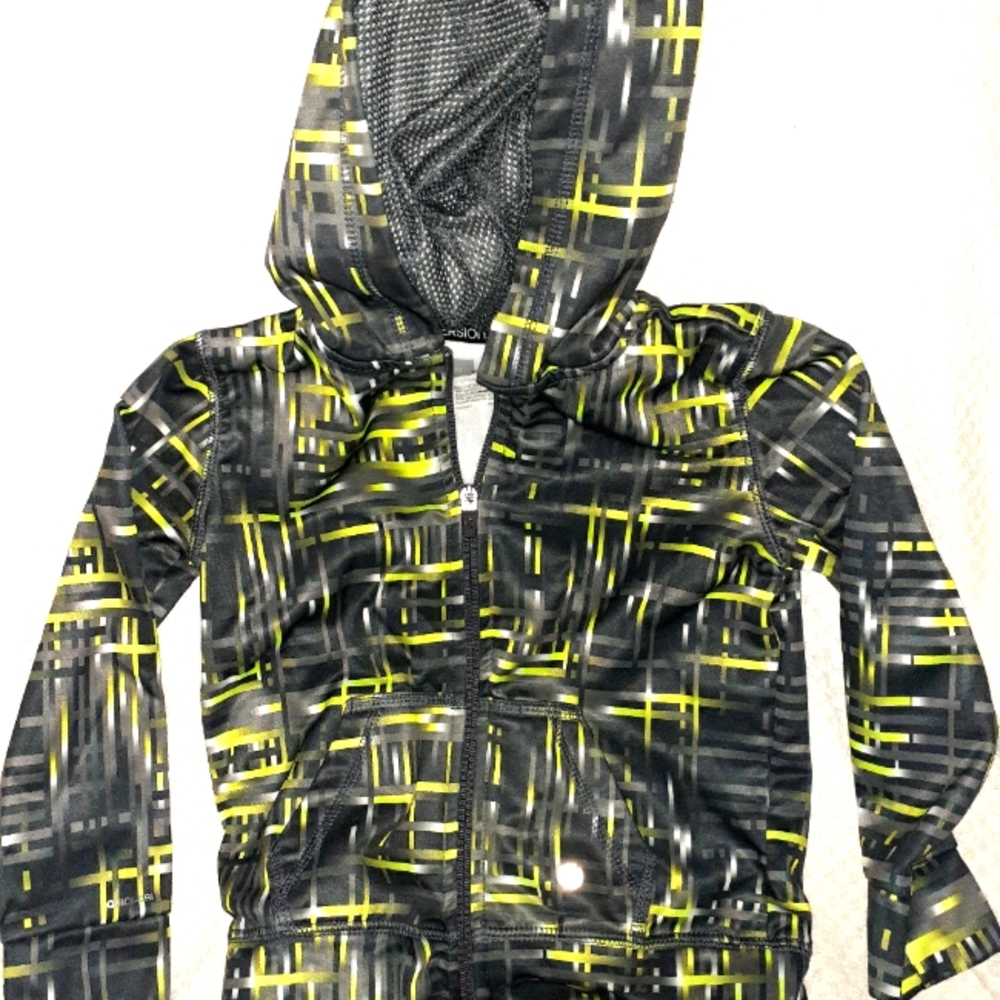 NWOT Boys size 5 zip up hoodie